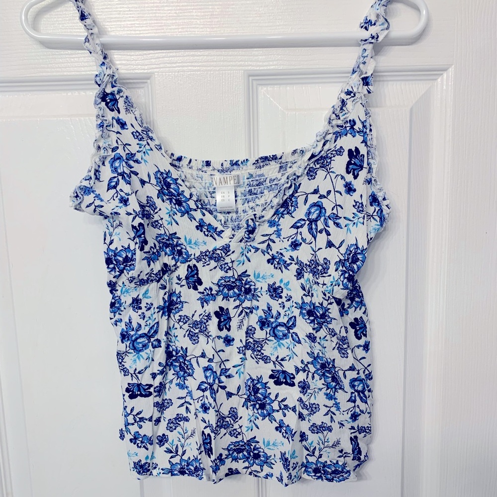 Revamped floral blouse size small